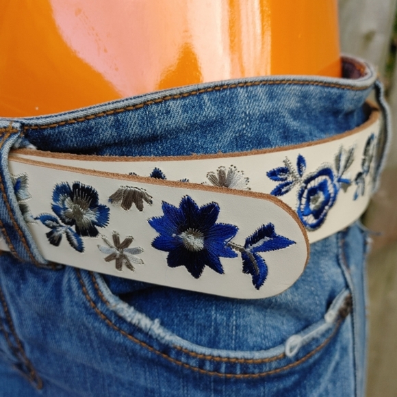 🆕 Lucky Brand floral embroidered belt size S - Picture 3 of 12